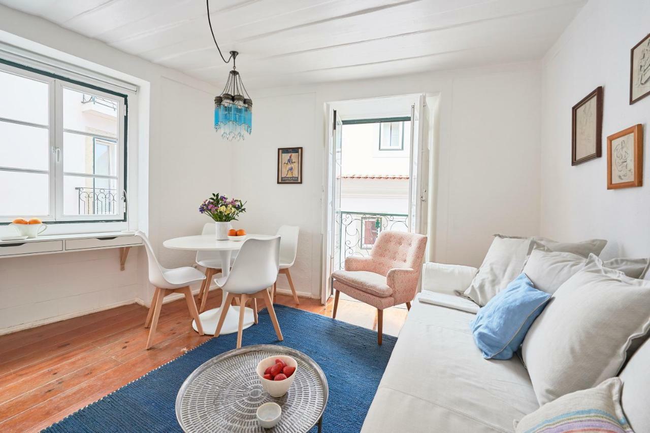 Alfama Light-filled Apartment, By Timecooler Appartement *