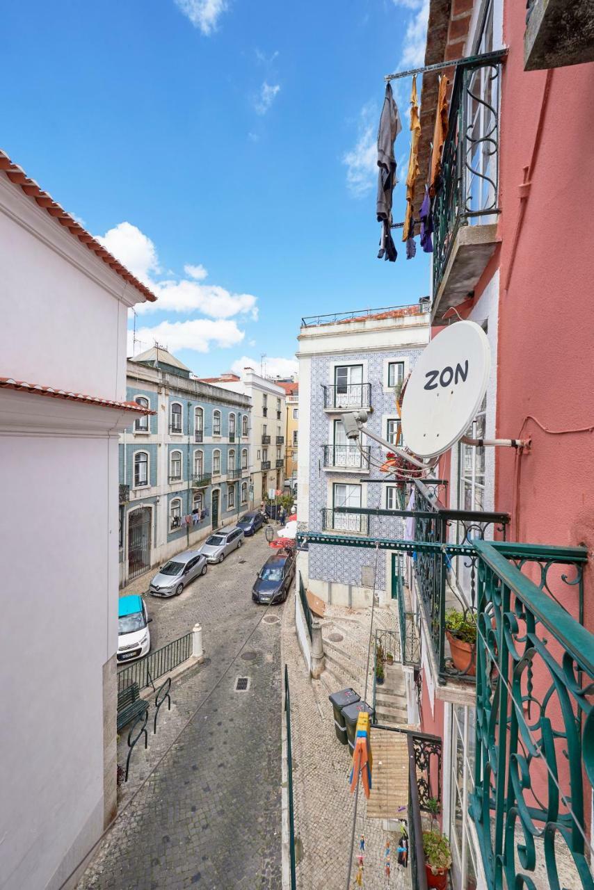 Alfama Light-filled Apartment, By Timecooler Appartement