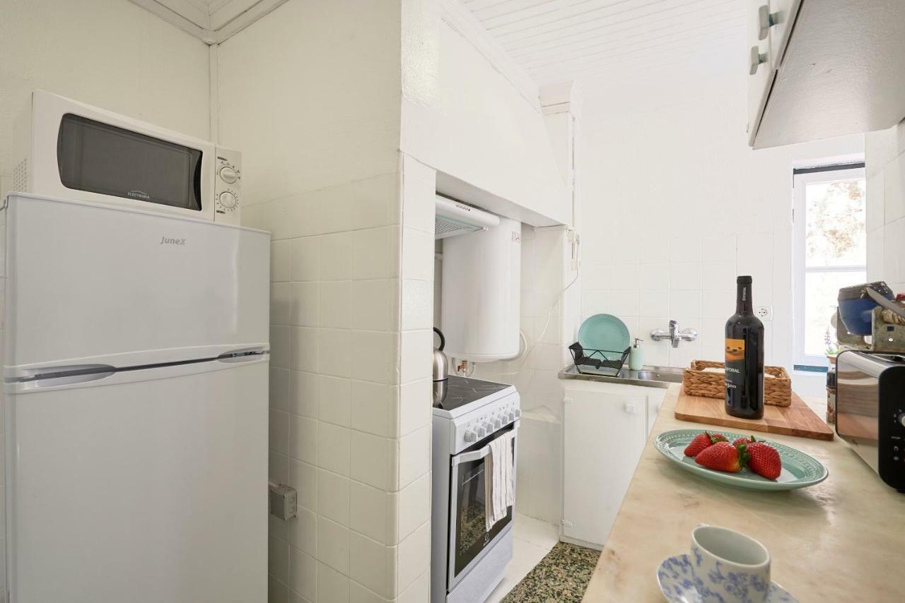 Alfama Light-filled Apartment, By Timecooler Appartement *