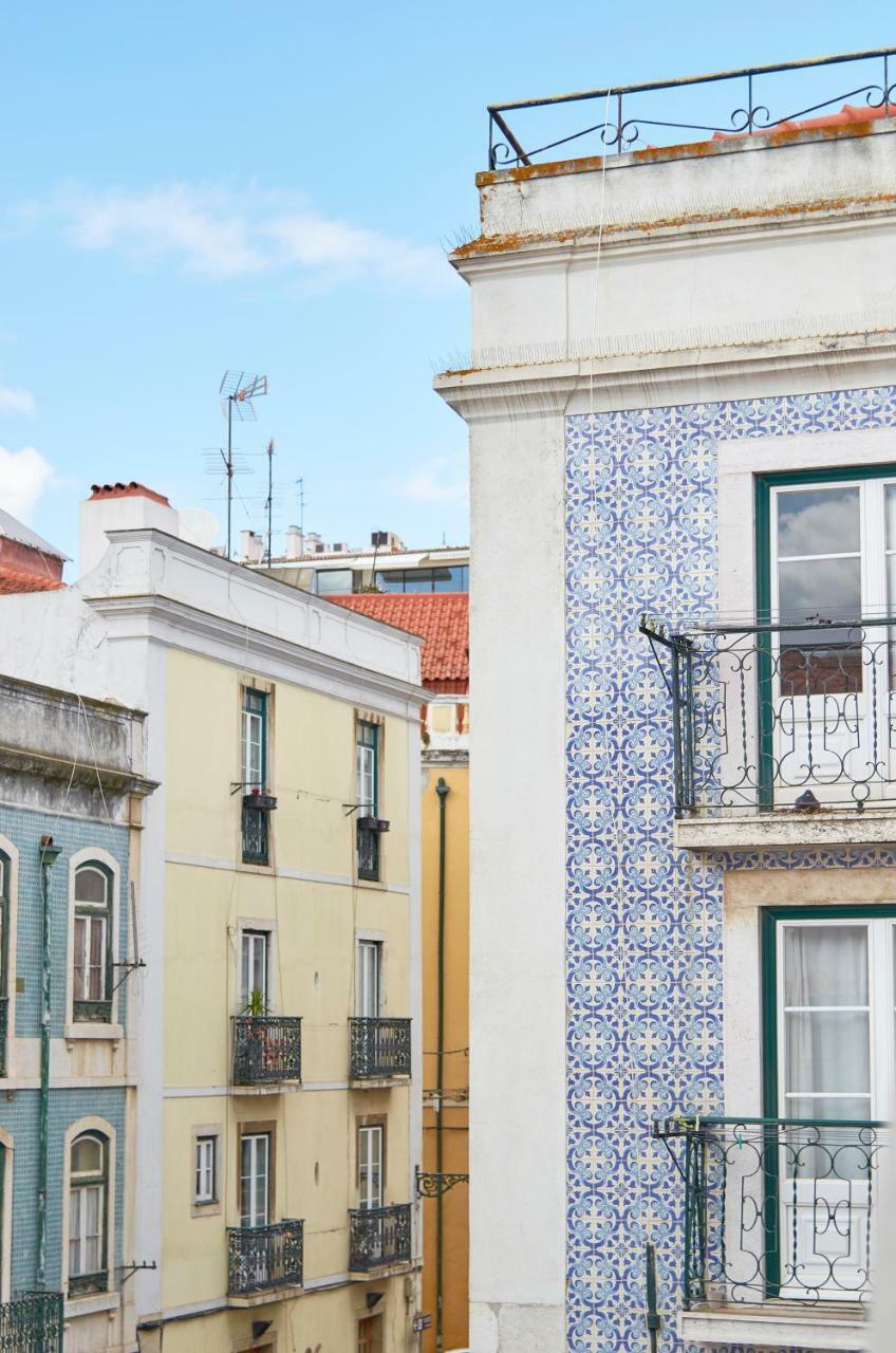Alfama Light-filled Apartment, By Timecooler Lissabon